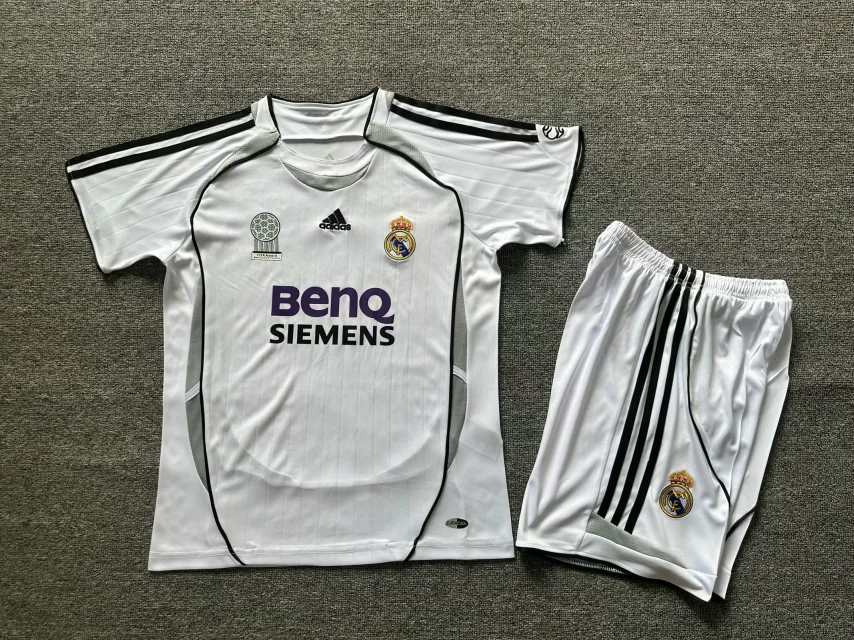 06 07 Real Madrid home kids kit Retro 06 07 皇马 主场 儿童套装