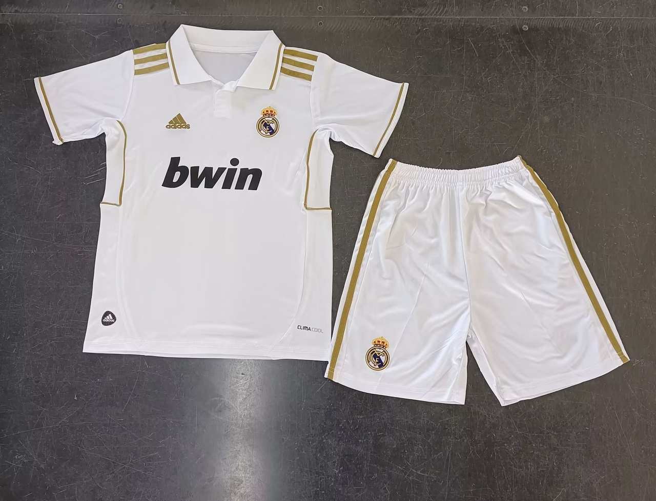 11 12 Real Madrid Home Kids' Set Vintage 11 12 皇马 主场 孩子 套装 复古
