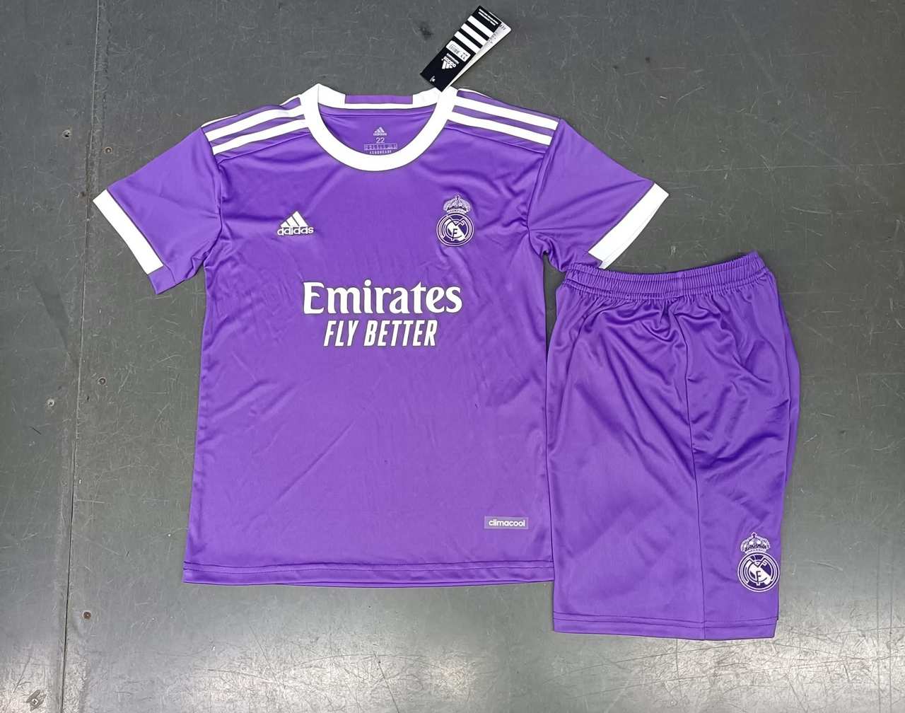 16 17 Real Madrid away kid kits16 17 皇马 客场 孩子套装