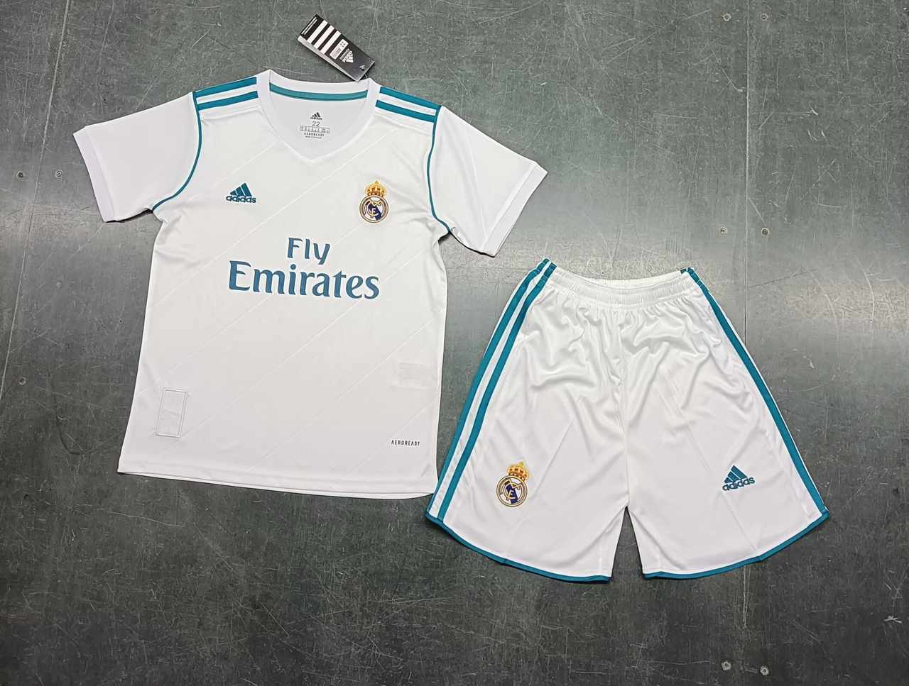 17 18 Real Madrid home kid kits retro 17 18 皇马 主场 孩子 复古套装