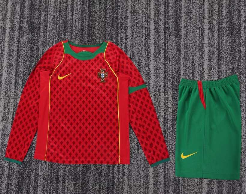 2004 Portugal Home Long Sleeve Children's Retro Set 2004 葡萄牙 主场 长袖 孩子 复古套装