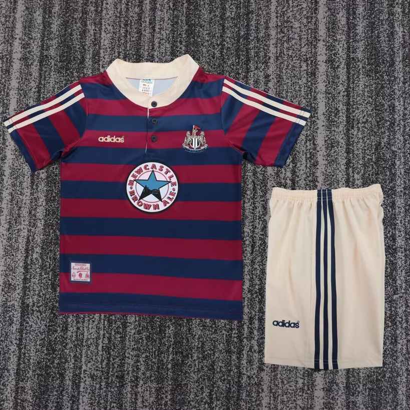 95 97 Newcastle away children's retro set 95 97 纽卡斯尔 客场 孩子 复古套装