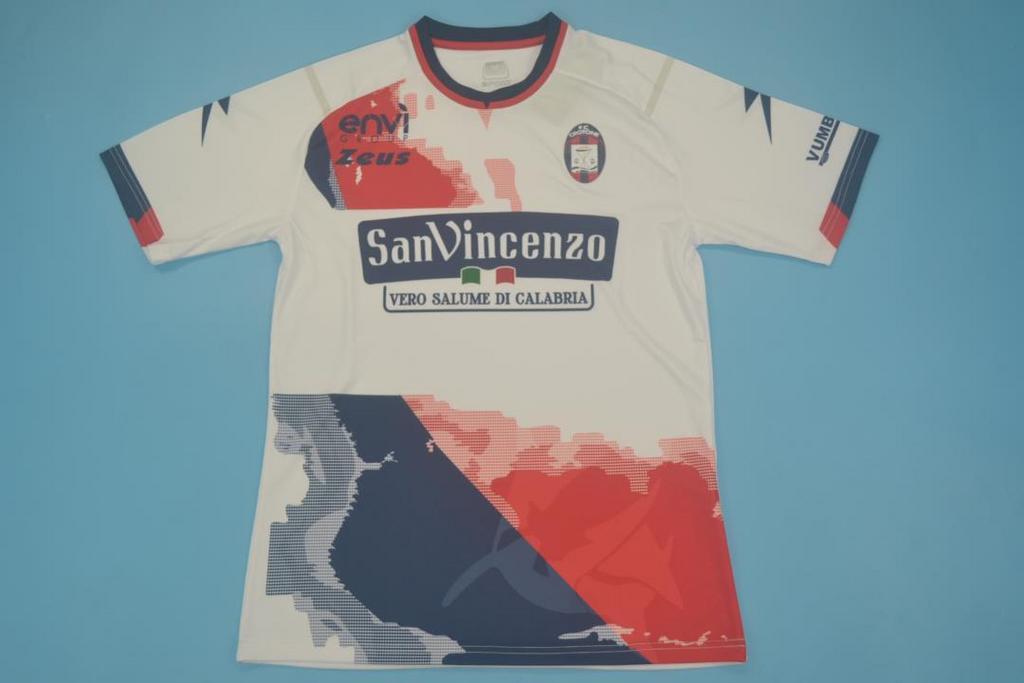 20-21 Crotone away with patch and fonts