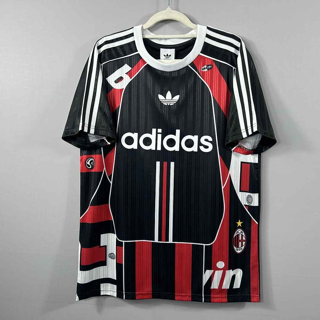 Maillot de football AC Milan noir et rouge entraînement — 2026/27 · tailles S–2XL