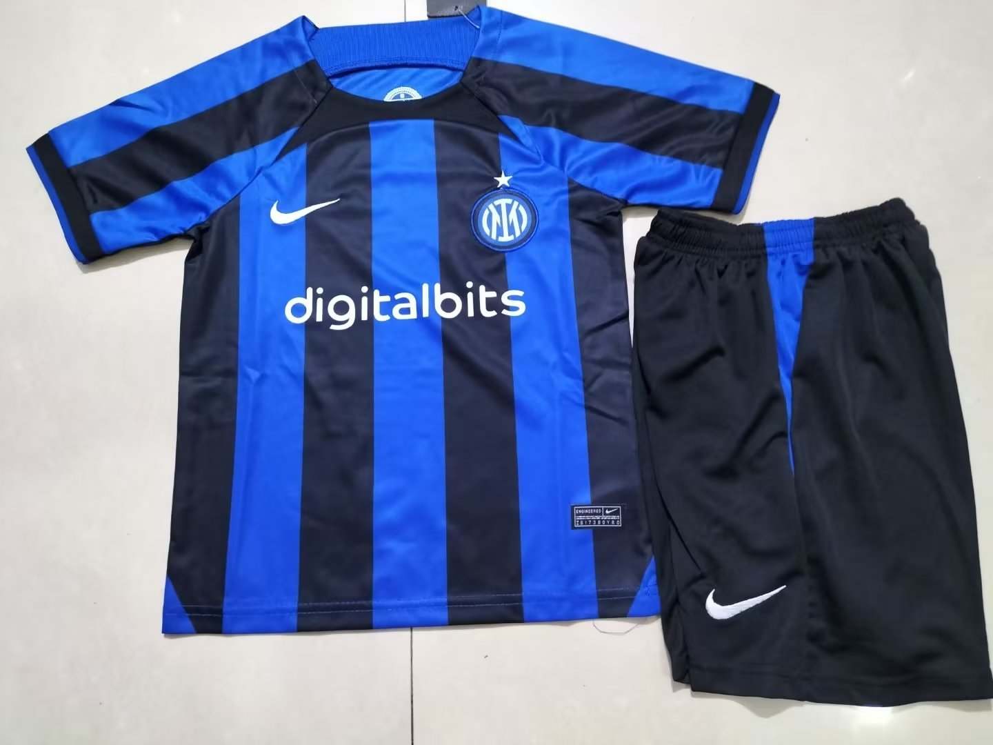 22-23 INT home kids kit