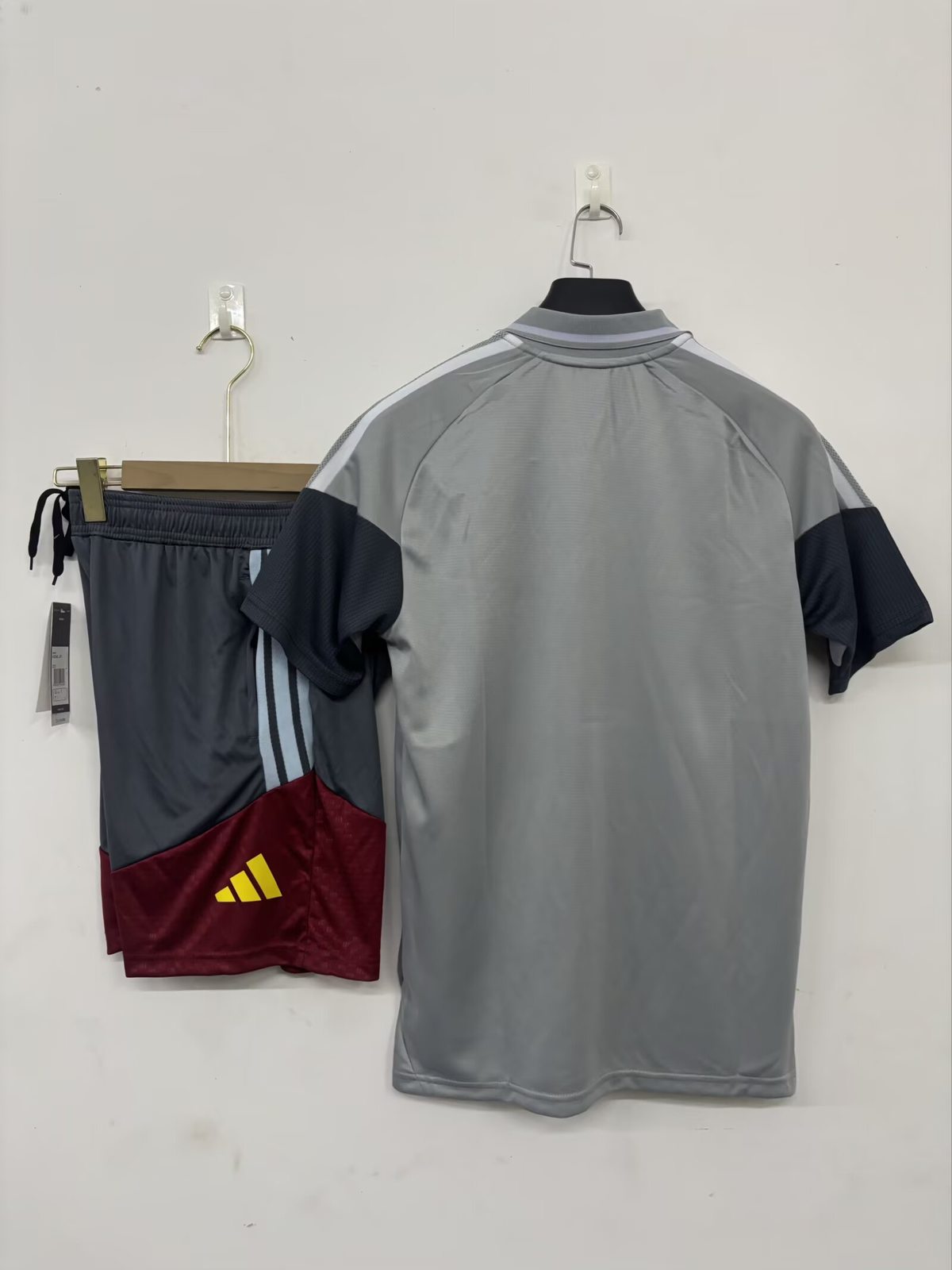 26 27 Aston Villa Dark Grey Polo Shirt Set S-3XL 26 27 阿斯顿维拉 深灰色 POLO衫 套装 S-3XL