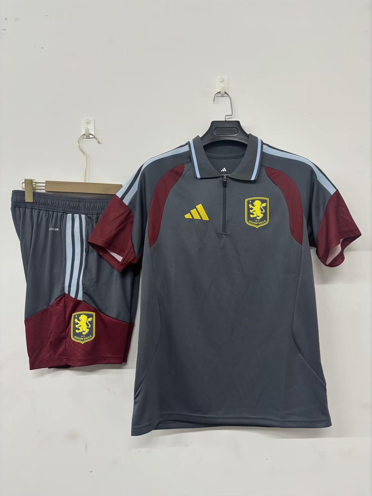 26 27 Aston Villa Grey Polo Shirt Set S-3XL 26 27 阿斯顿维拉 灰色 POLO衫套装 S-3XL
