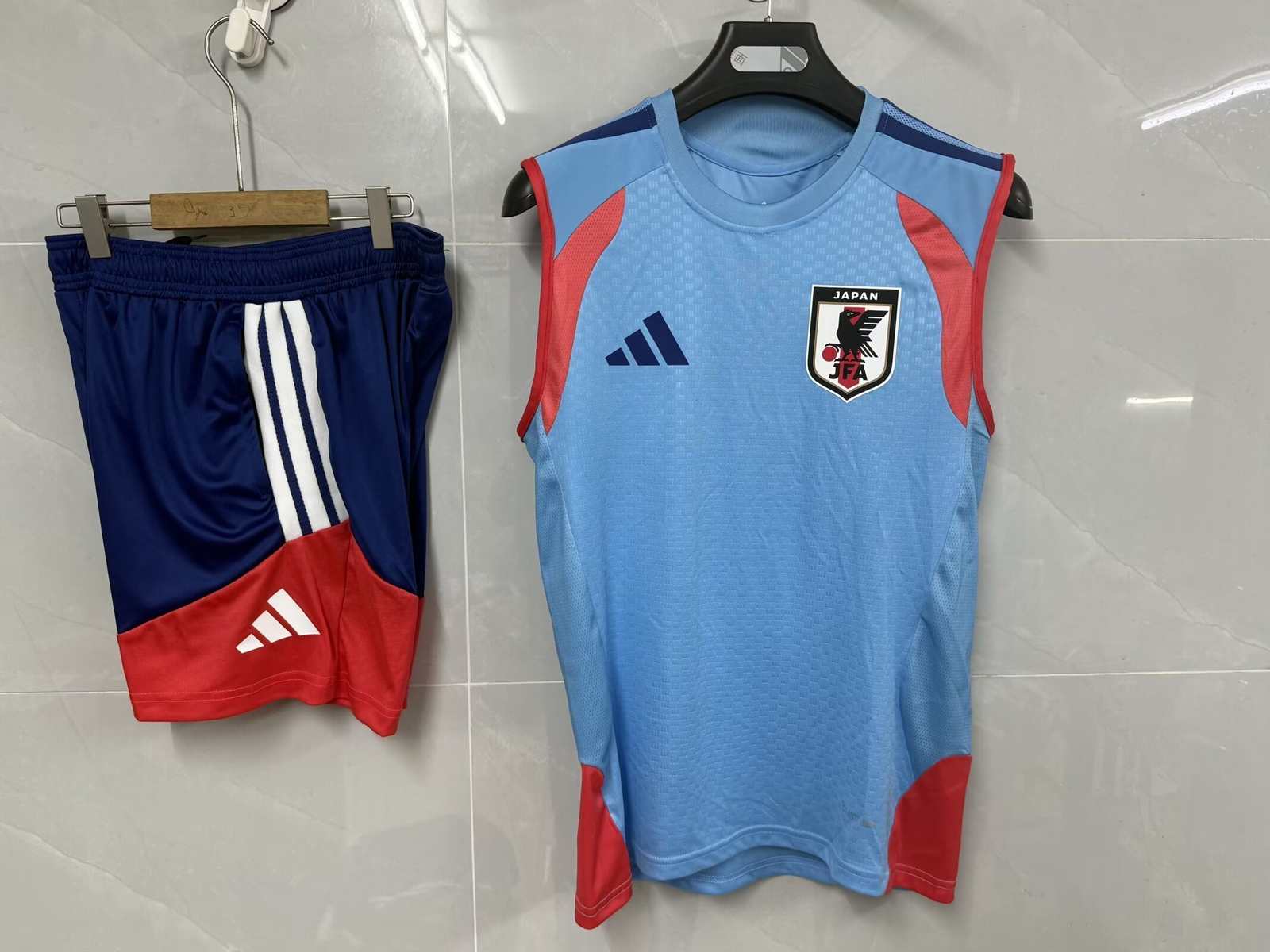 26 27 Japan Sky Blue Vest Training Uniform S to 3XL 26 27 日本 天蓝色 背心 训练服