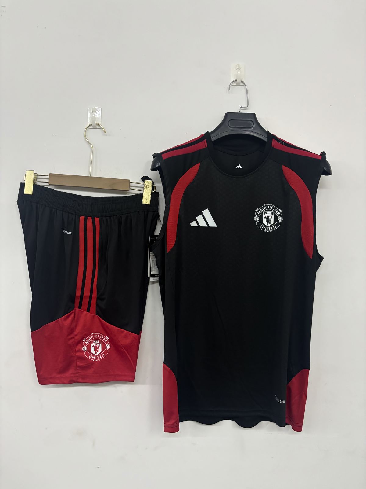 26 27 Man united vest black training suits 26 27 曼联 黑色 背心 训练服 S-3XL