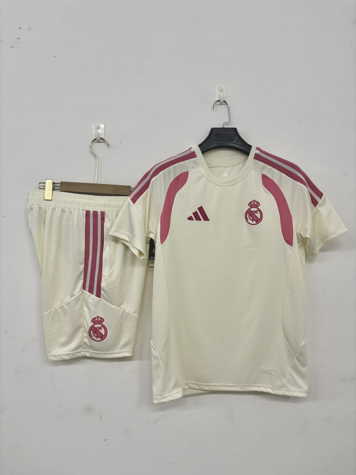 26 27 Real Madrid training suits 26 27 皇马 米白色 短袖 训练服 S-3XL