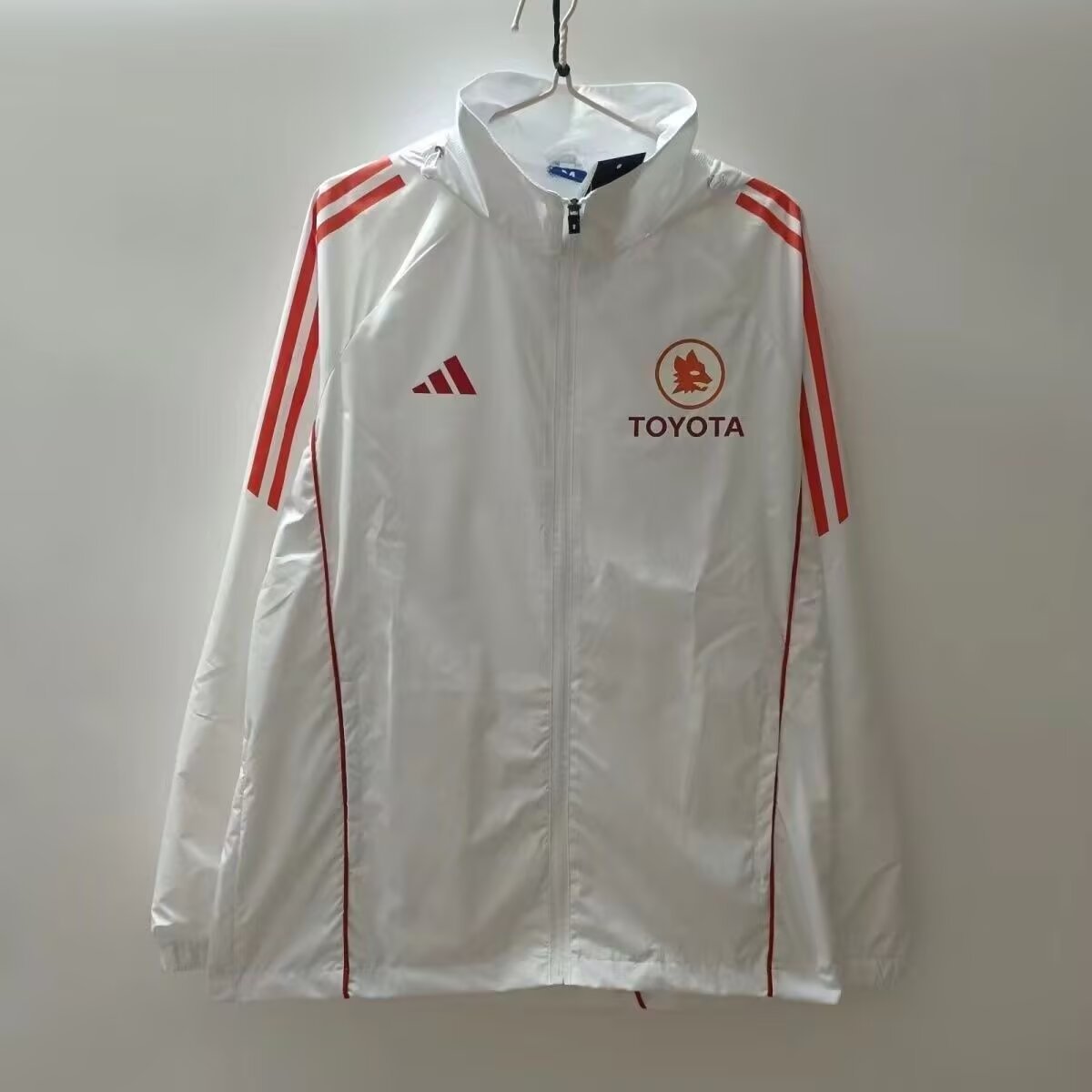 2025 Wolverhampton Wanderers White Windbreaker 2025 狼队 白色 风衣