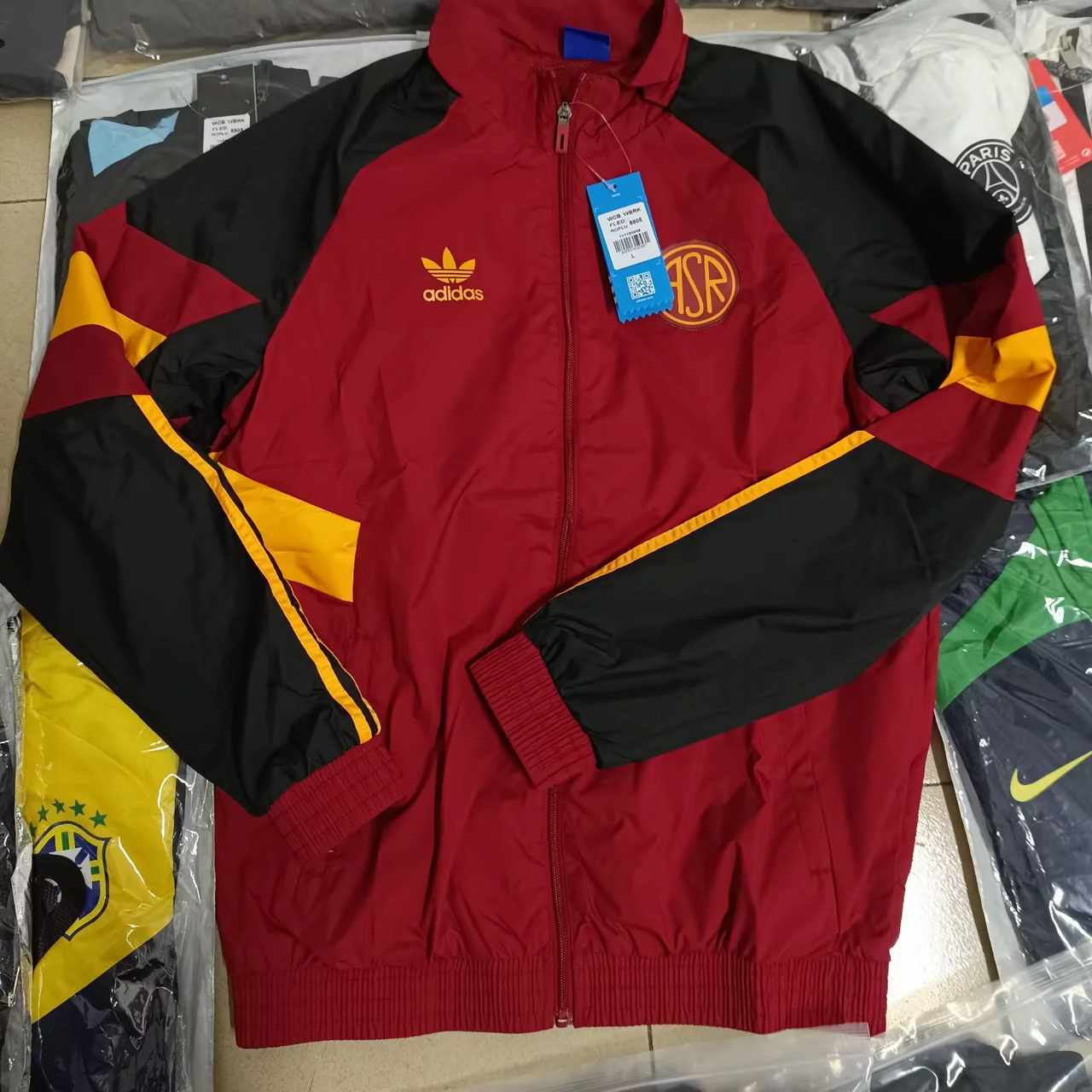 24 25 Roma red Windbreaker Jacket size S-2XL 24 25 罗马 风衣