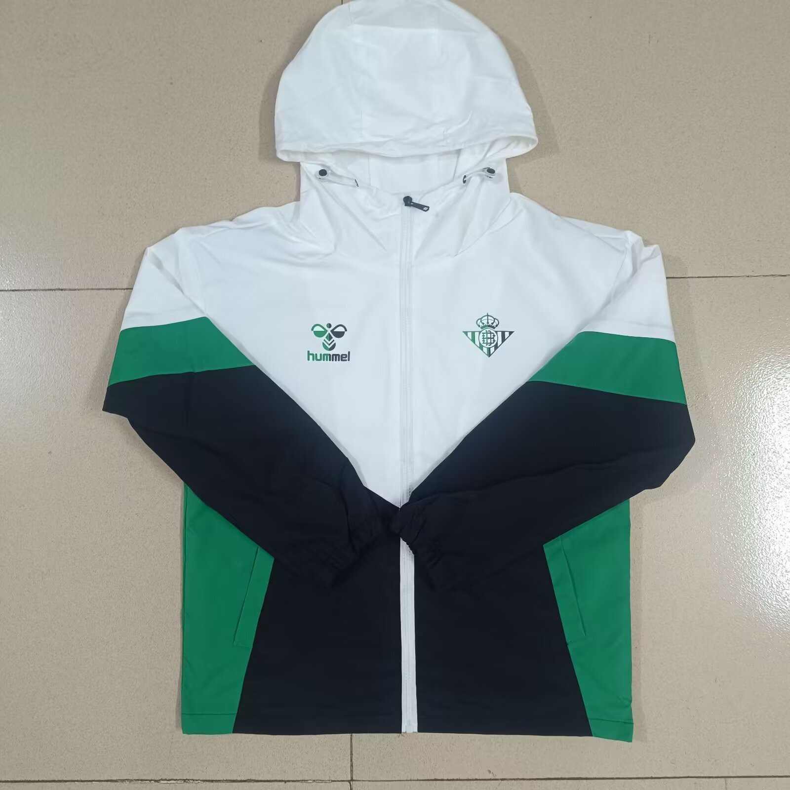25 26 Betis White Green Windbreaker 25 26 贝蒂斯 白绿 风衣